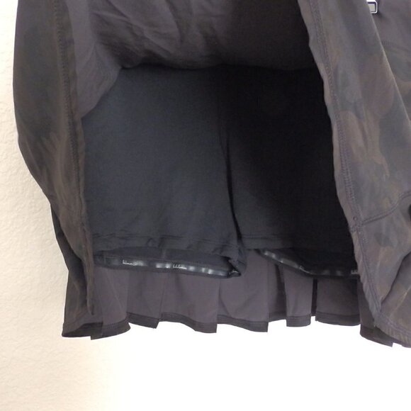 Rare Lululemon Pace Setter Savasana Black Camo Skort sz 10 - Picture 5 of 7